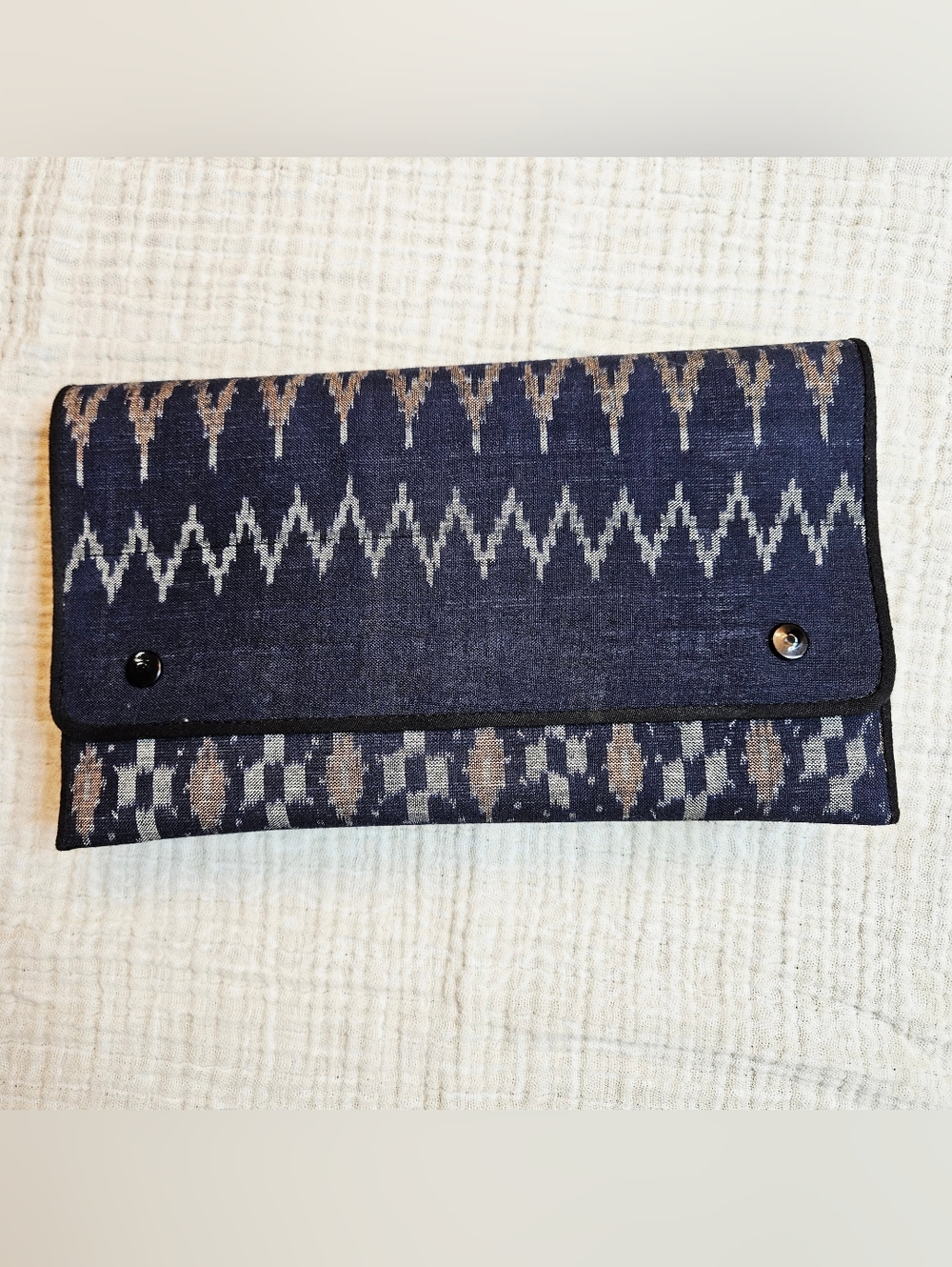 Vintage 70s Ikat Woven Cotton Hard Shell Clutch Purse